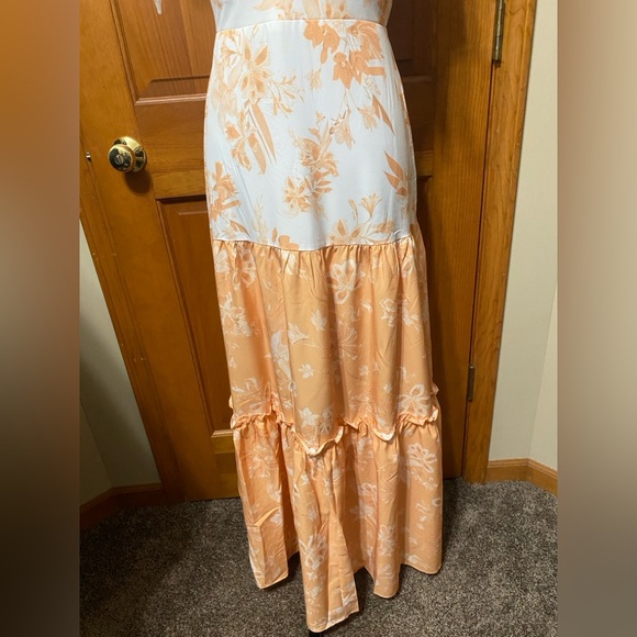 NWOT Floral Orange and White Tiered Maxi Dress - Picture 4 of 4